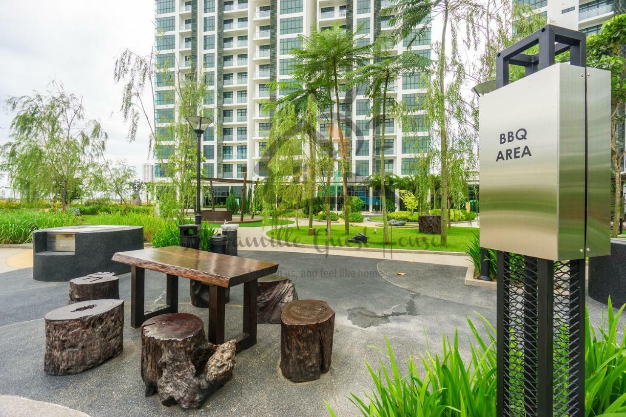 Nn Famille Guest House Pasir Gudang Luaran gambar